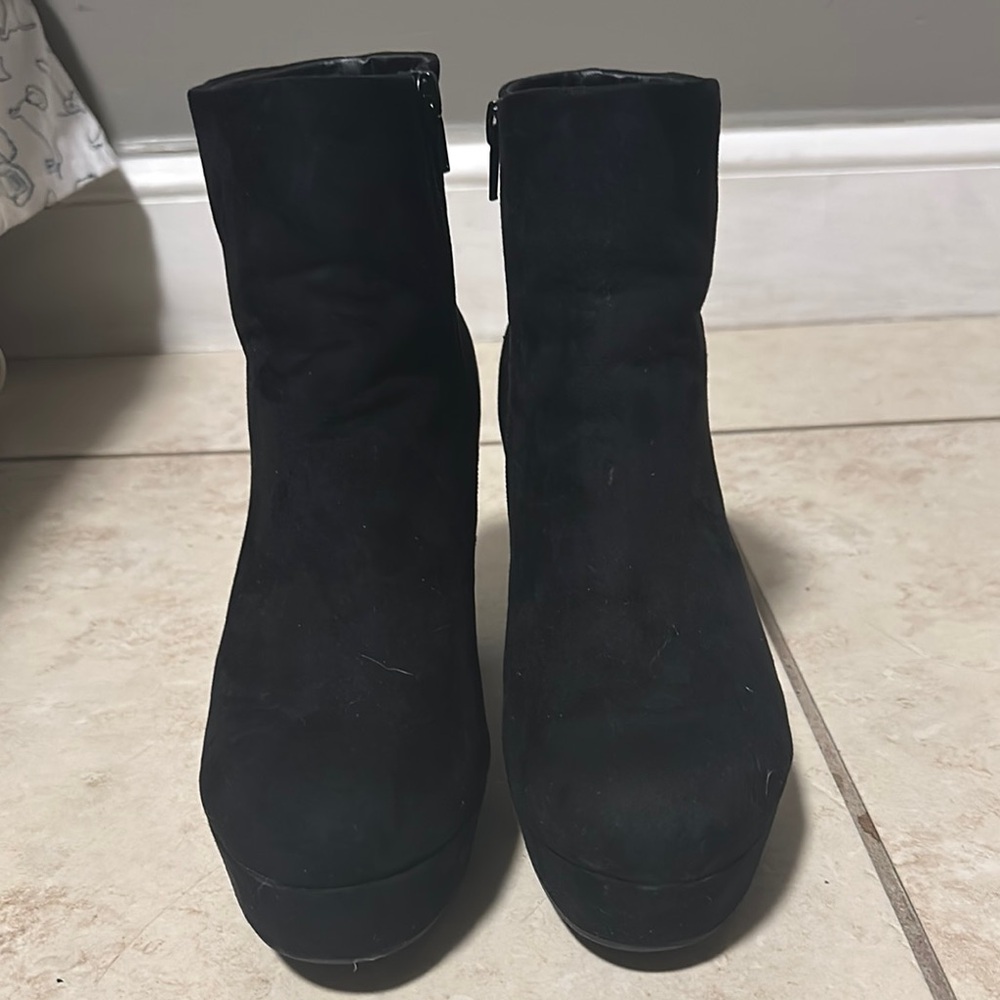Elegant Black Women's Boots